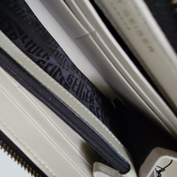 Kurt Geiger London Quilted Leather Zip Around Wallet - Picture 9 of 12